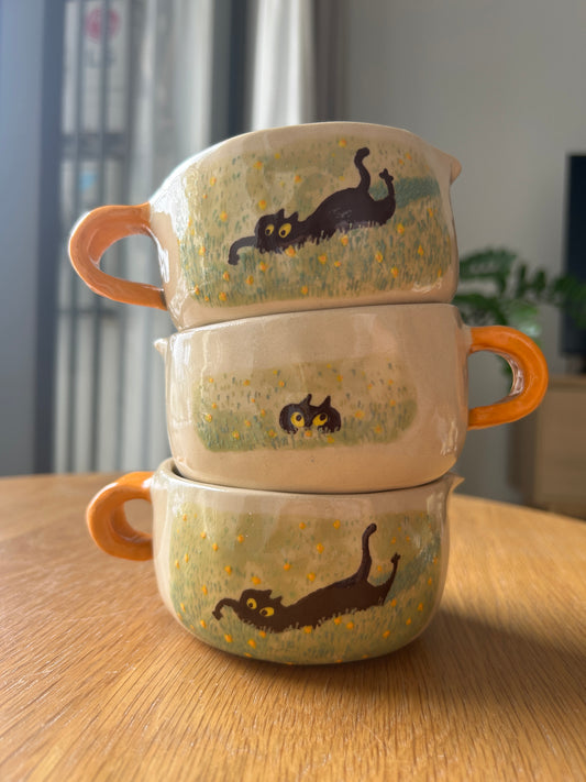 Tasse céramique modelée et peinte à la main – Champ fleuri