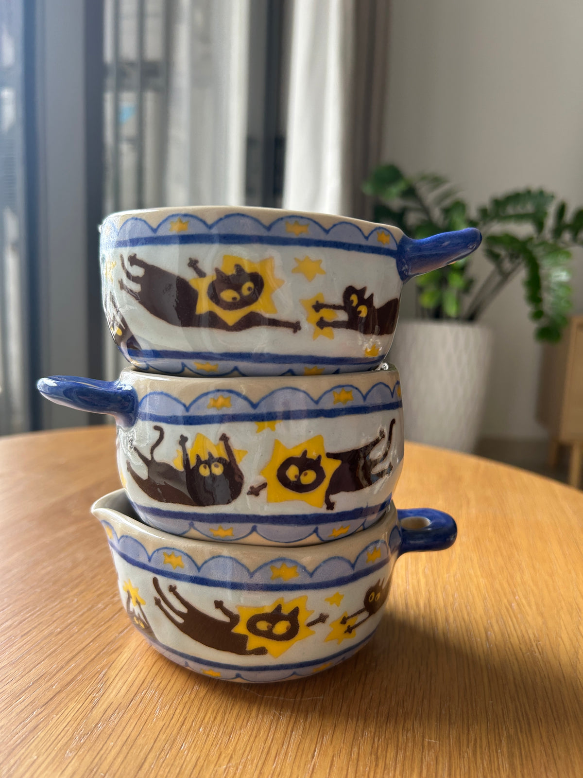Tasse céramique modelée et peinte à la main – Nuit