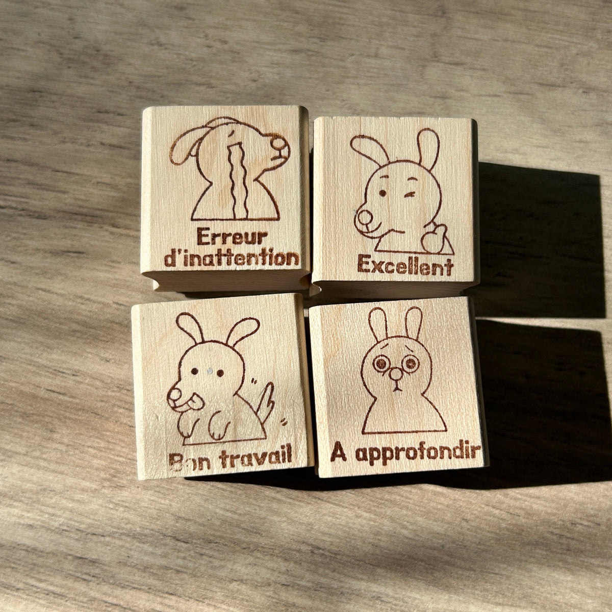 Kit de tampons encreurs de motivation modèle lapin pour maître et maîtresse à tamponner sur supports de cours