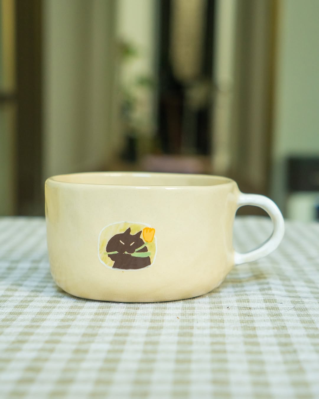 Tasse céramique modelée et peinte à la main – Flower